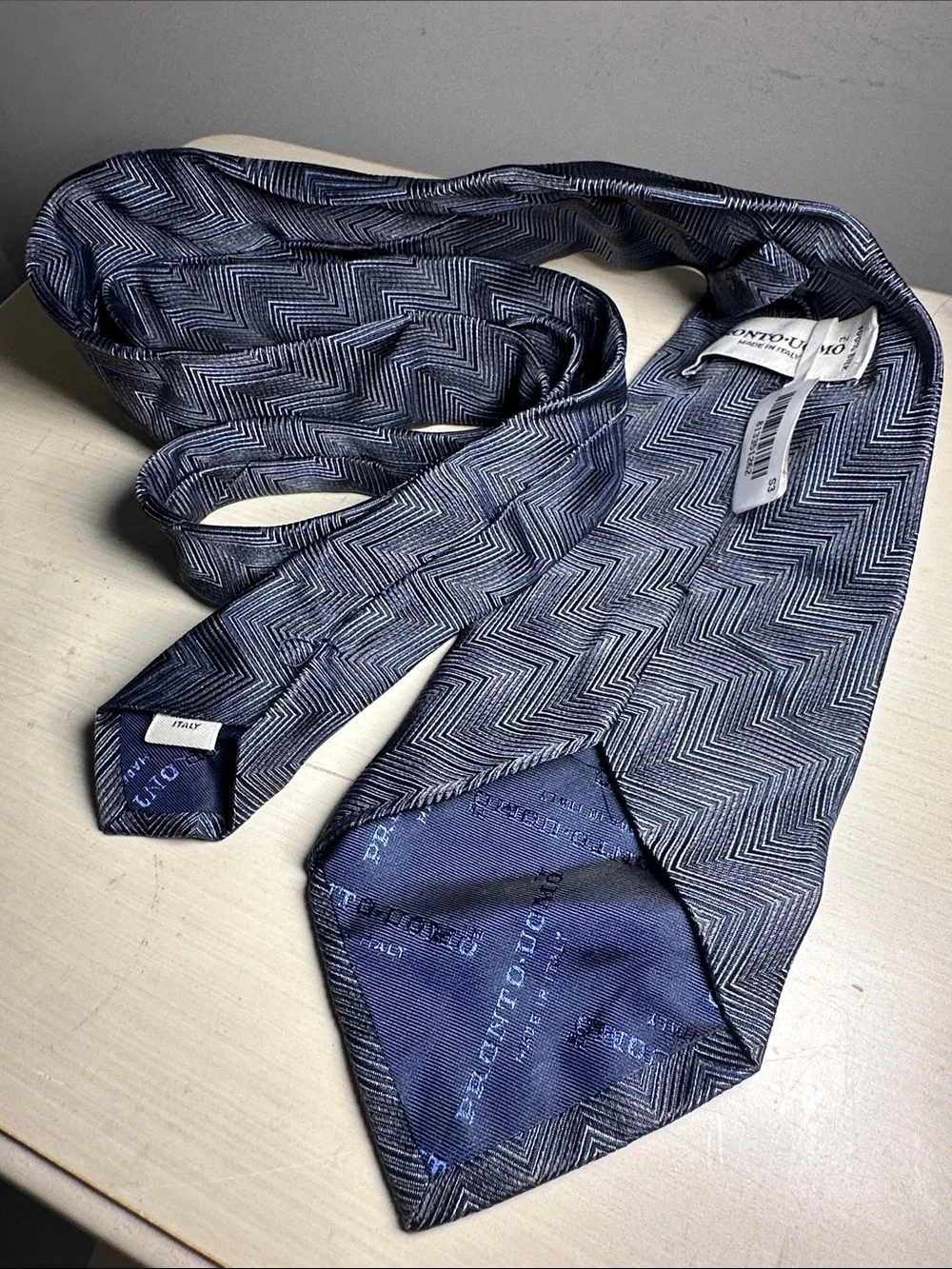 Pronto Uomo Made in Italy silk Classic Chevron Pattern Men’s Tie in Navy Blue